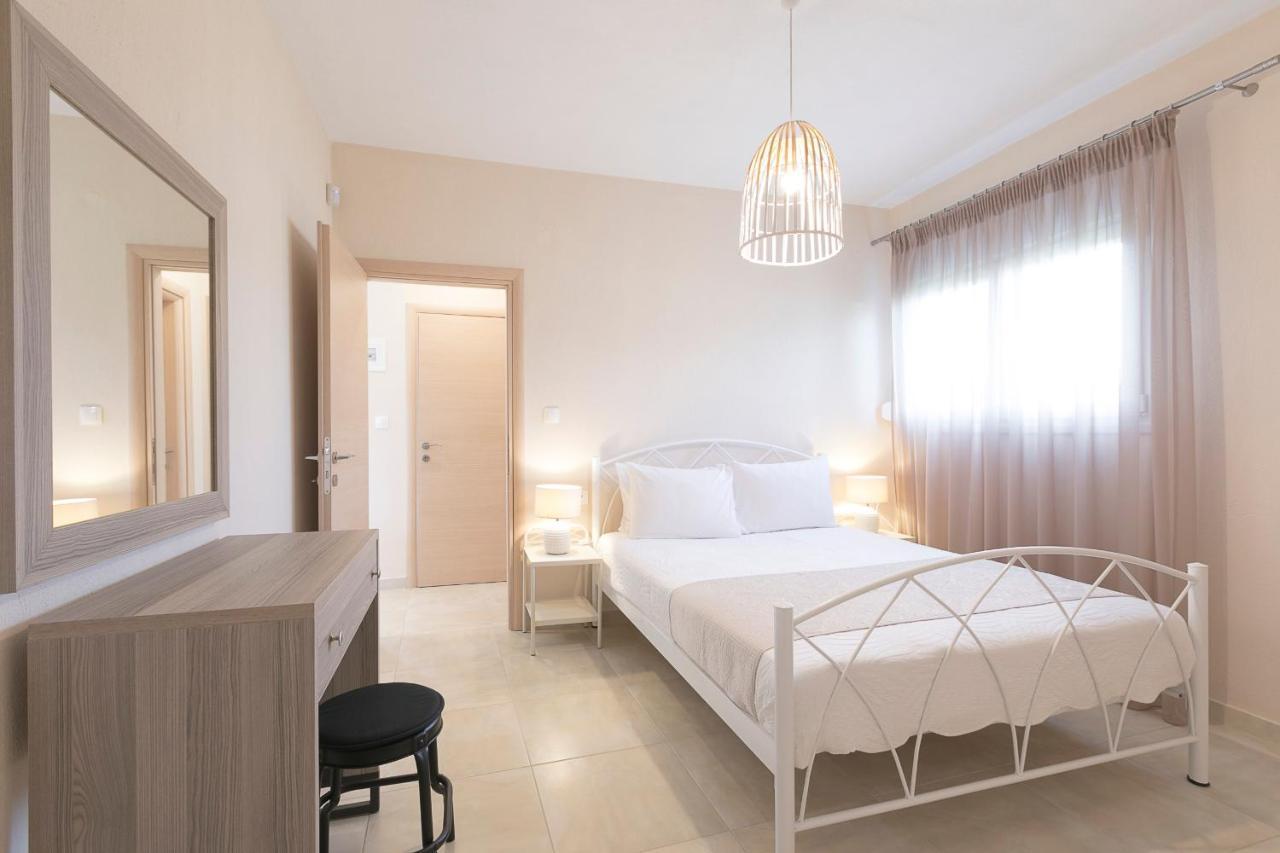 Palm Tree Apartments #Feelslikehome Ormos Panagias Exterior photo